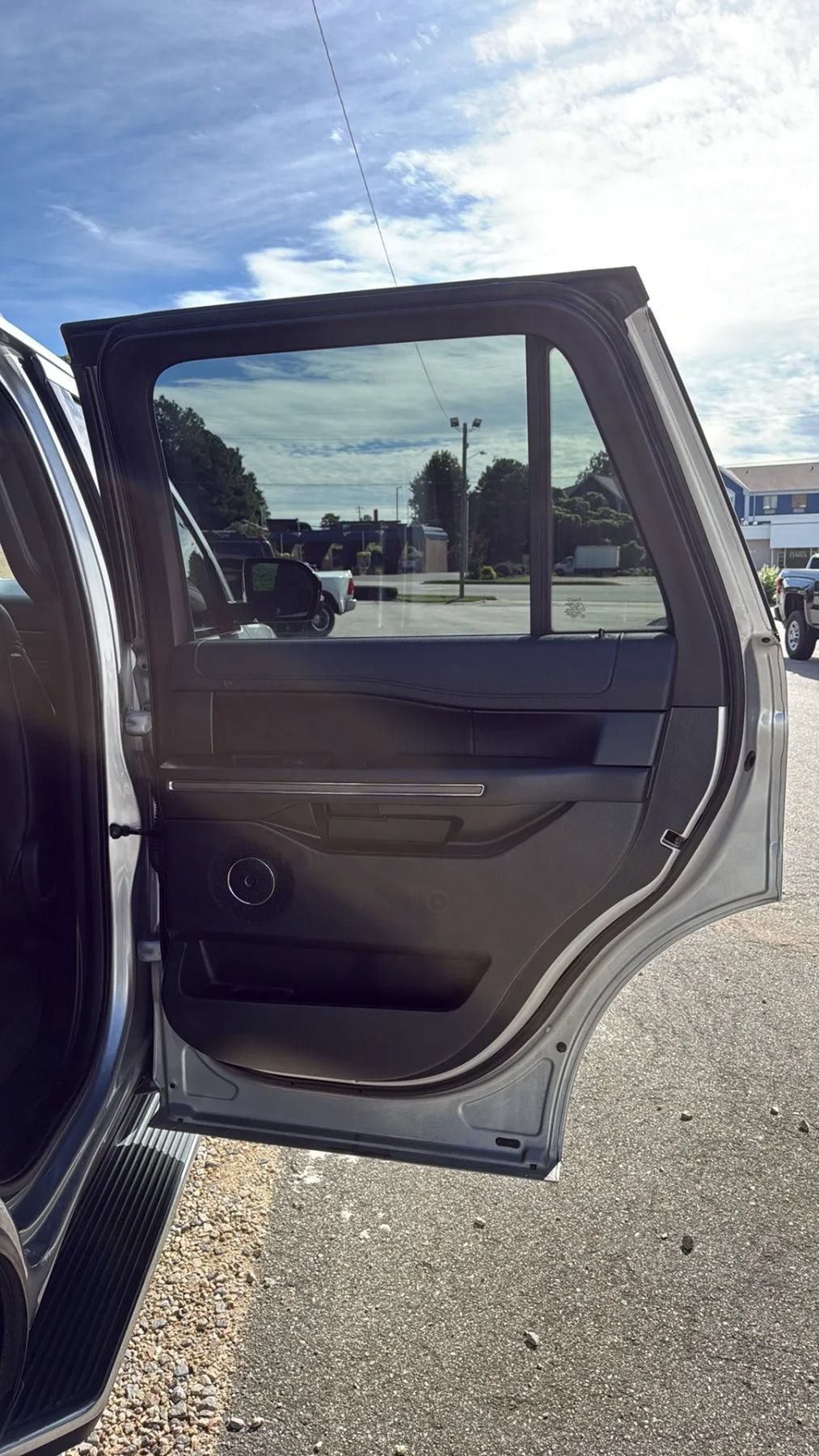 Used 2020 Ford Expedition XLT w/ Equipment Group 202A RWD image 46