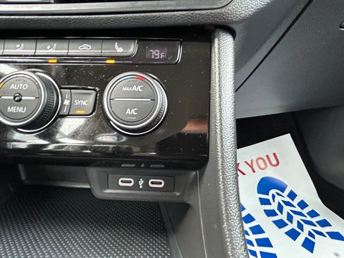 Used 2024 Volkswagen Jetta SE image 28