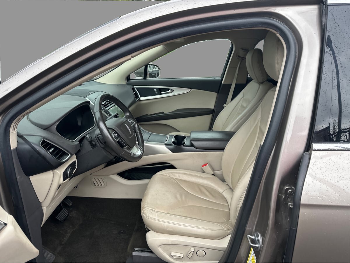 Used 2020 Lincoln Nautilus Premier w/ Equipment Group 101A AWD/4WD image 21