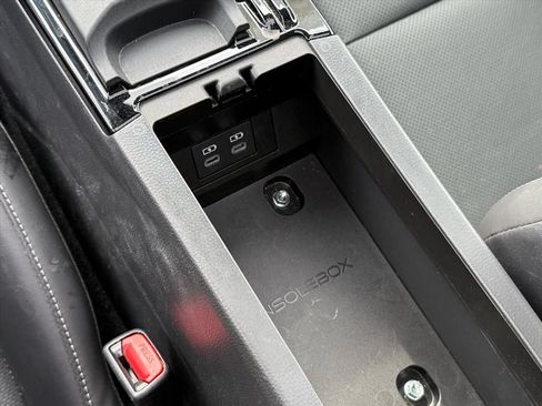 Certified 2024 Toyota Prius XLE FWD image 28