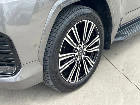 Used 2025 Lexus LX 700h Luxury image 9