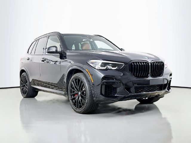 Used 2022 BMW X5 M50i w/ Parking Assistance Package AWD/4WD image 1