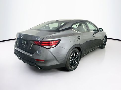Used 2024 Nissan Sentra SV FWD image 9