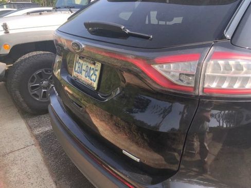 Used 2018 Ford Edge SE FWD image 9