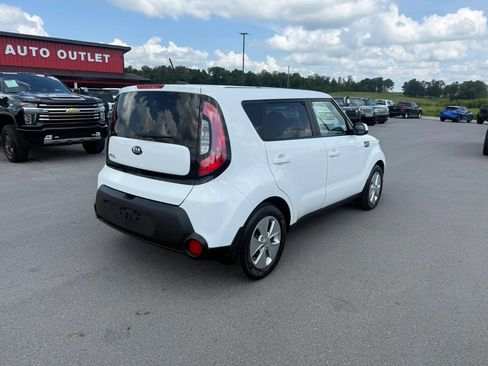 Used 2016 Kia Soul FWD image 4