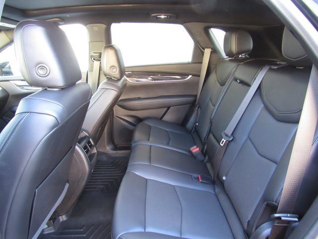 Used 2022 Cadillac XT5 Premium Luxury AWD/4WD image 16