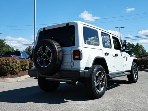 Used 2023 Jeep Wrangler Unlimited Sahara AWD/4WD image 6