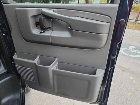 Used 2015 Chevrolet Express 2500 w/ Cold Climate Package image 27