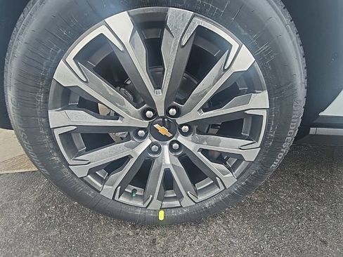 New 2026 Chevrolet Suburban High Country image 9