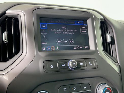 Used 2024 Chevrolet Silverado 1500 Custom image 22