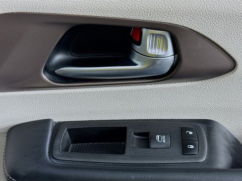 Used 2021 Chrysler Voyager Lxi FWD image 55