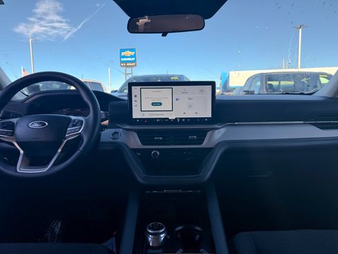 Used 2025 Ford Explorer Active image 26