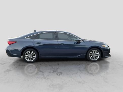 Used 2019 Toyota Avalon XLE w/ All Weather Liner Package FWD image 9