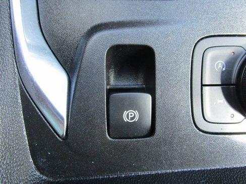 Used 2023 Chevrolet Traverse LT w/ LPO, Floor Liner Package image 43