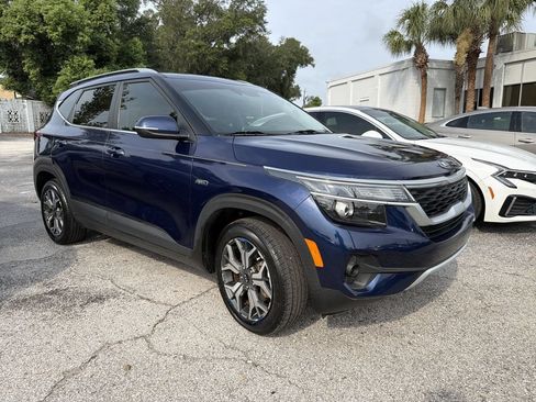 Used 2021 Kia Seltos EX AWD/4WD image 1