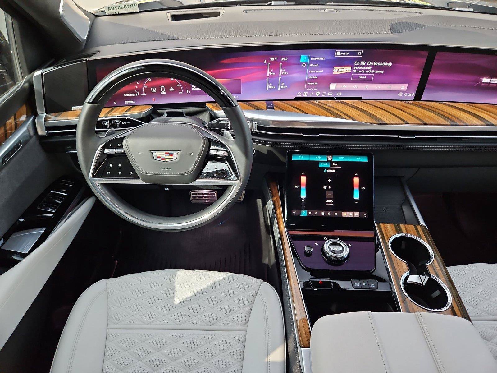 Used 2025 Cadillac Escalade Sport Platinum AWD/4WD image 14
