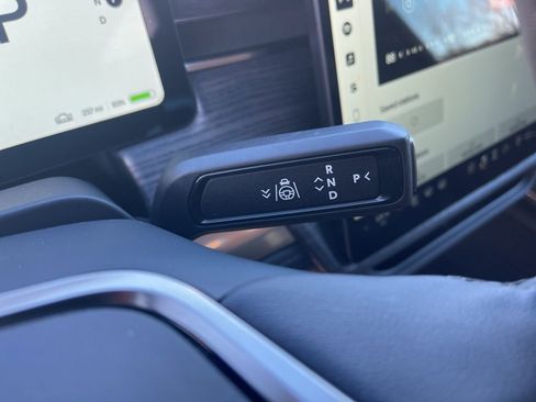 Used 2023 Rivian R1T Adventure image 20