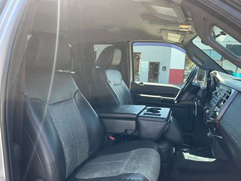 Used 2011 Ford F250 Lariat w/ Chrome Pkg AWD/4WD image 15