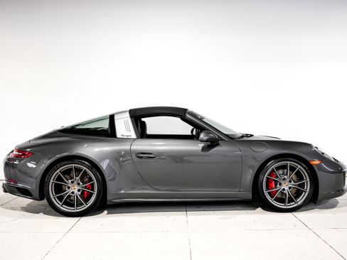 Used 2017 Porsche 911 Targa 4S image 2