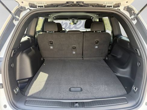 New 2026 Jeep Grand Cherokee Laredo AWD/4WD image 25