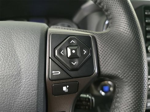 Used 2020 Toyota Tacoma TRD Off-Road image 20