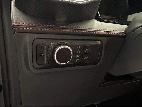 Used 2025 Ford Mustang Premium image 18