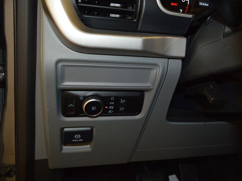 Used 2023 Ford F150 XLT image 16