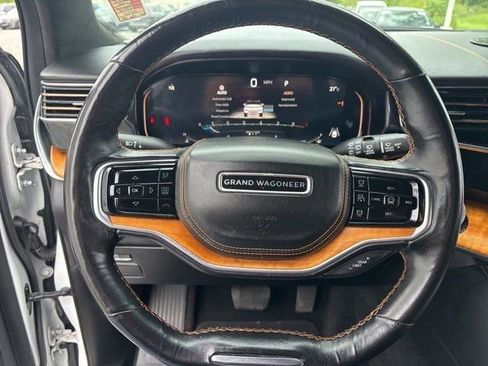 Used 2022 Jeep Grand Wagoneer Series III w/ Flexible Seating Group AWD/4WD image 17