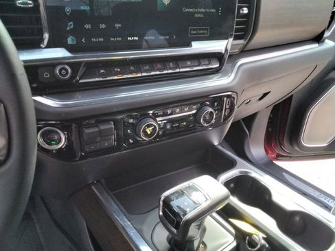 Used 2024 Chevrolet Silverado 1500 High Country w/ Technology Package image 31