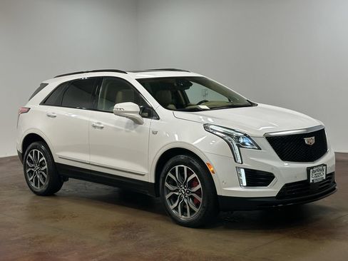 Used 2023 Cadillac XT5 Sportv w/ Platinum Package AWD/4WD image 7