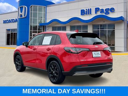 Used 2025 Honda HR-V Sport image 3