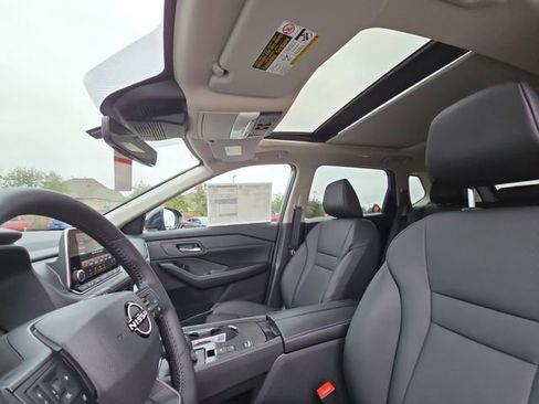 New 2026 Nissan Rogue SV image 7