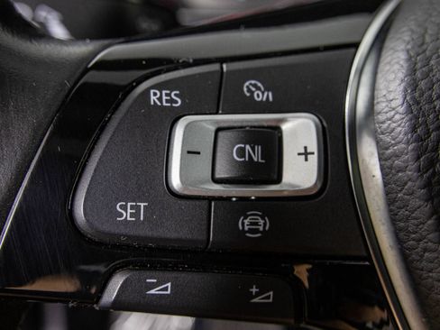 Used 2020 Volkswagen Jetta R-Line FWD image 32