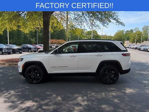 Certified 2023 Jeep Grand Cherokee Altitude AWD/4WD image 2