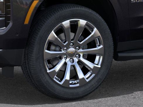 New 2026 Chevrolet Suburban Premier image 9
