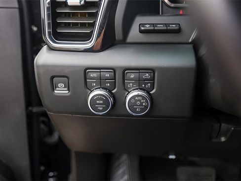 Used 2024 GMC Sierra 3500 Denali Ultimate image 15