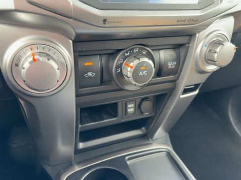 Used 2016 Toyota 4Runner SR5 image 17