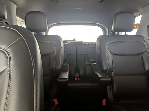 Used 2022 Ford Explorer XLT w/ Equipment Group 202A image 30