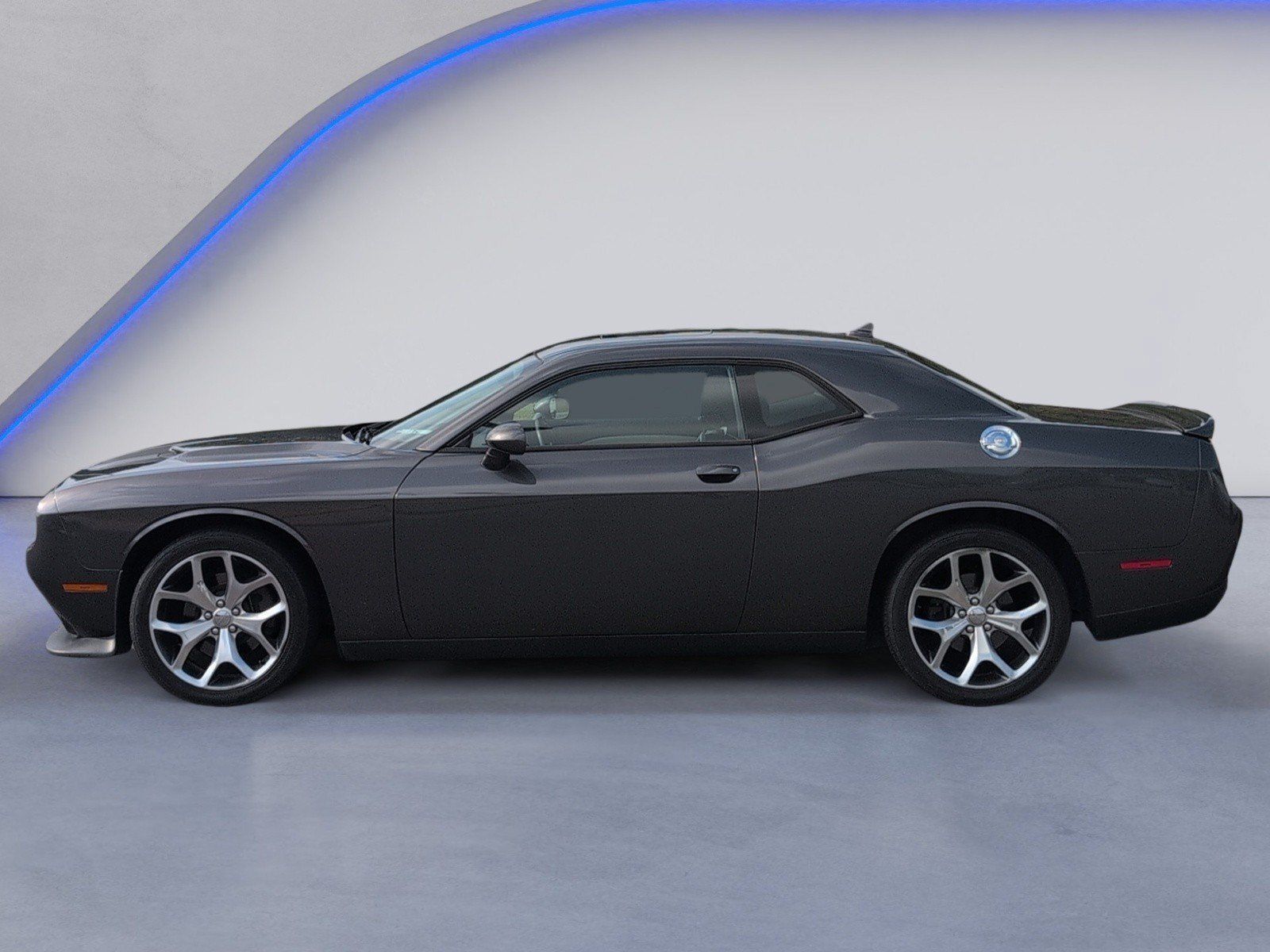 Used 2016 Dodge Challenger SXT Plus RWD image 3