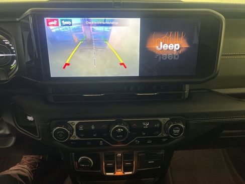 Used 2024 Jeep Wrangler High Altitude image 29