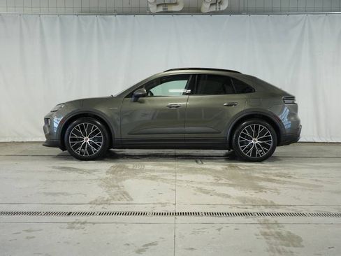 New 2026 Porsche Macan 4 Electric image 2