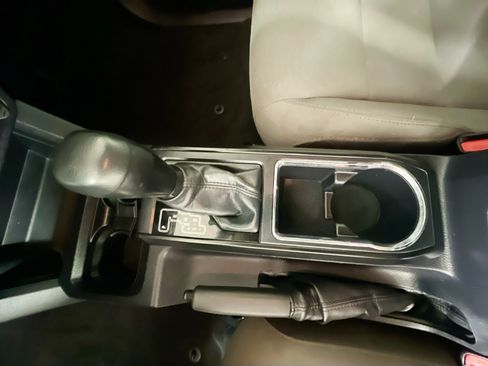 Used 2018 Toyota Tacoma SR image 26