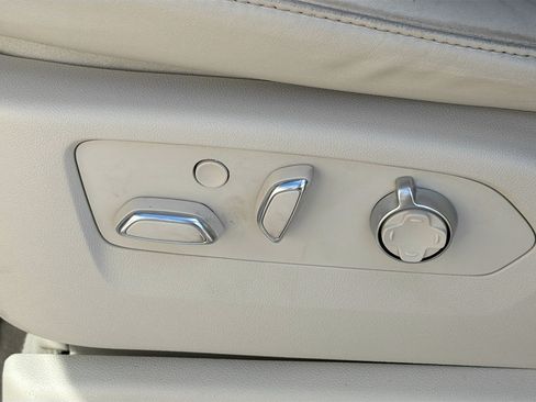 Used 2022 Cadillac Escalade Sport Platinum w/ Heavy-Duty Trailer Package AWD/4WD image 27