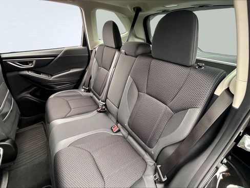 Used 2023 Subaru Forester Premium image 27