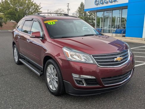 Used 2015 Chevrolet Traverse LT w/ Style and Technology Package AWD/4WD image 3