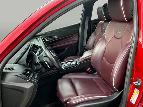 Used 2022 Cadillac CT4 V w/ Technology Package RWD image 8
