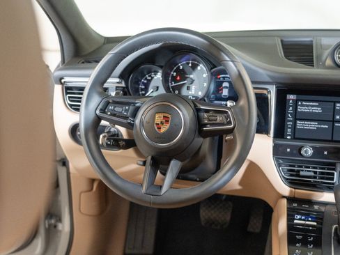 Certified 2026 Porsche Macan AWD/4WD image 25