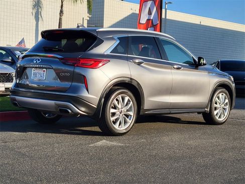 Used 2022 INFINITI QX50 Luxe image 2