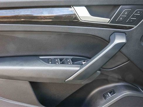 Used 2018 Audi Q5 2.0T Premium Plus w/ Premium Plus Package image 21