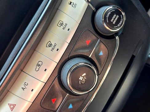 Used 2013 Dodge Journey SXT w/ Flexible Seating Group image 24